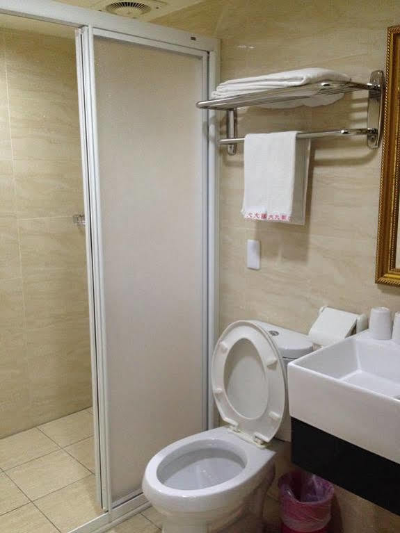 גאושיונג Big Bear Hotel מראה חיצוני תמונה
